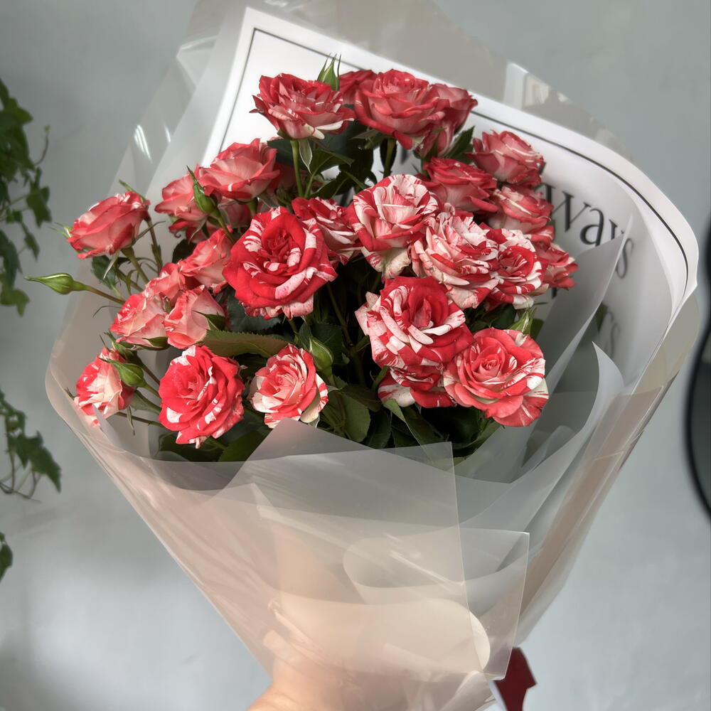 Букет из кустовых роз