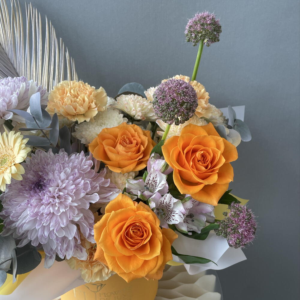 Лавандовый раф 💜 яркая композиция с хризантемами, альстромериями, герберами, диантусами, розами