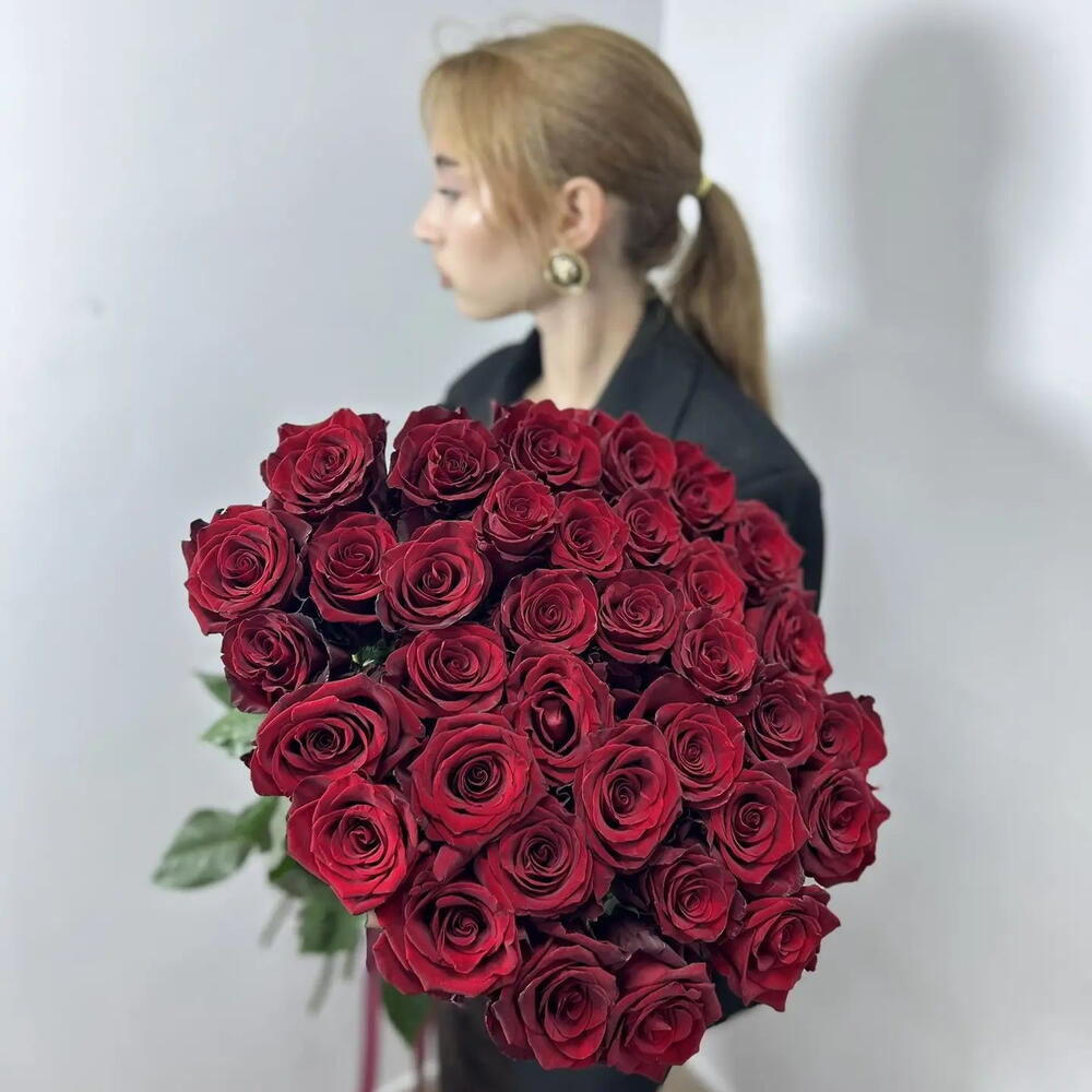 35 красных Эквадорских  роз