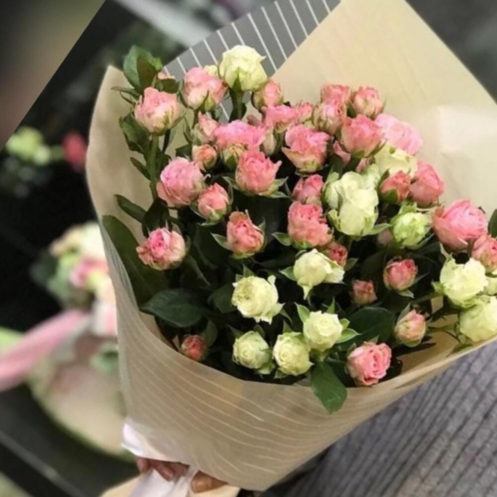 9 нежных розочек