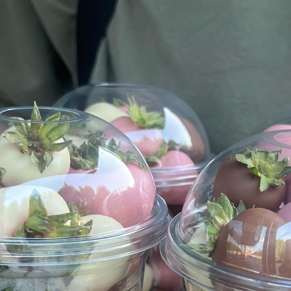 Berry cup клубника в шоколаде