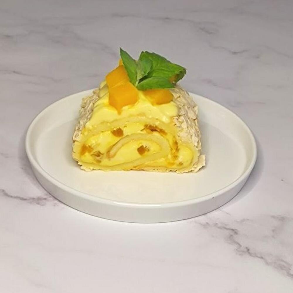 Меренговый рулет манго-маракуйя