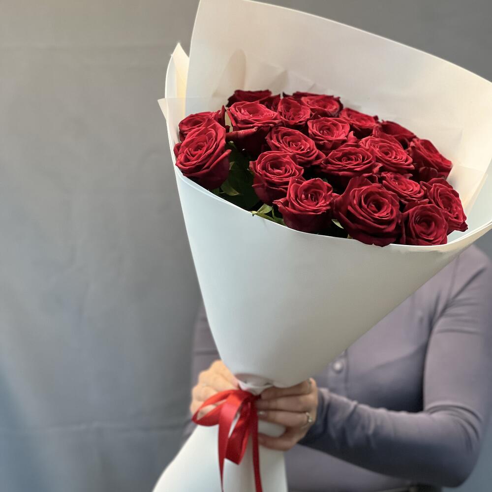 Букет из 21 красной розы Ред Наоми