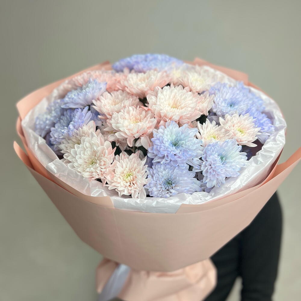 Большой букет из розовых и фиолетовых хризантем💕