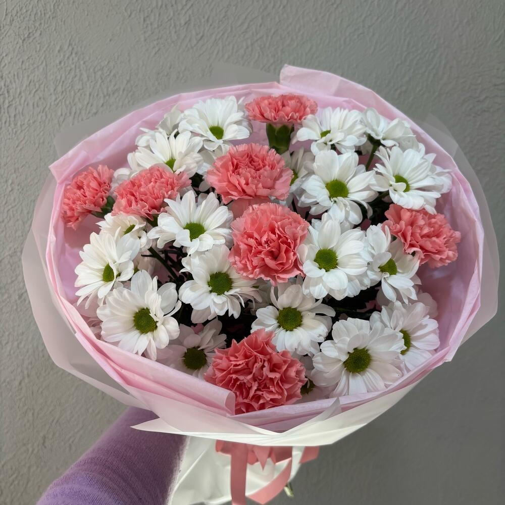 Ноктюрн🌸из нежно-розовых диантусов и ромашковых хризантем