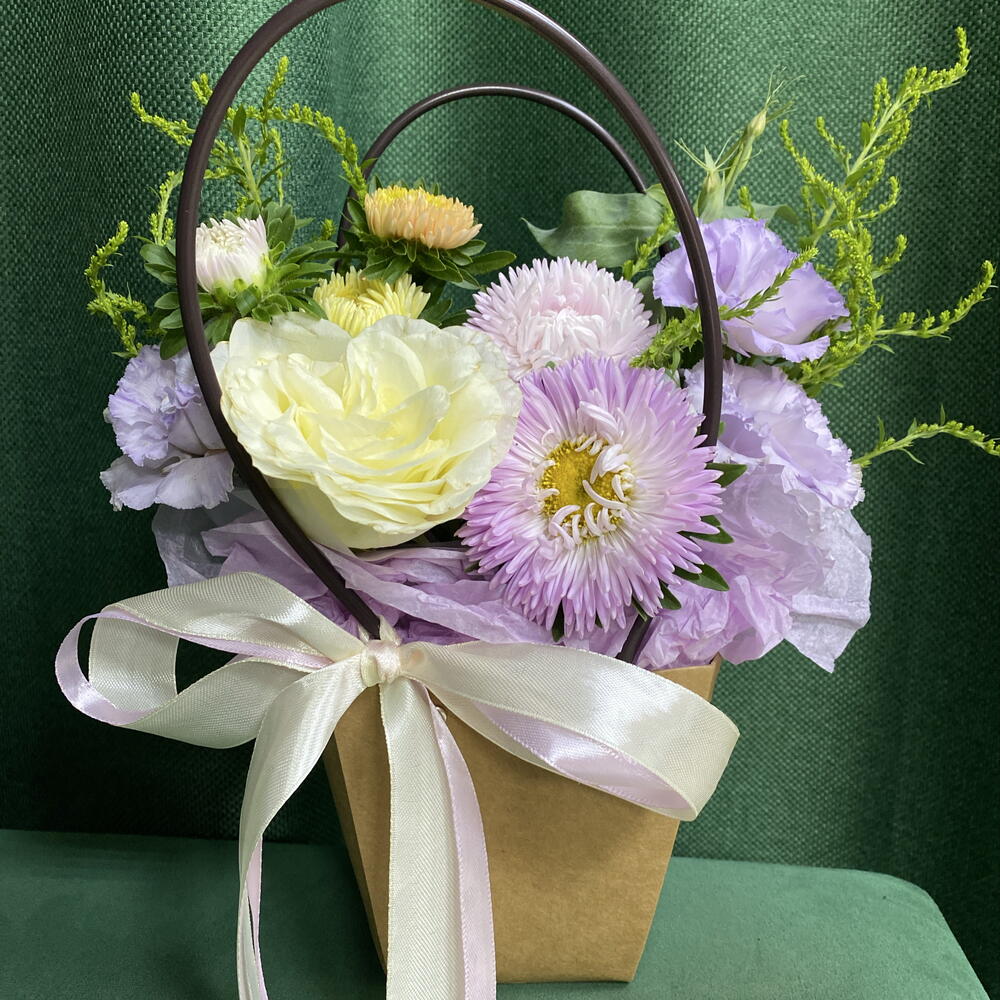 Композиция из астры и розы 🌹