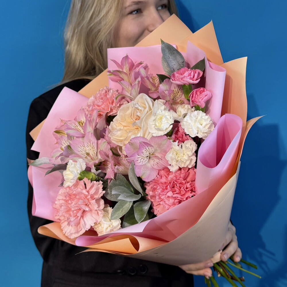 Букет из пионовидной розы и альстромерии. Авторский букет 3050. leoraflowers