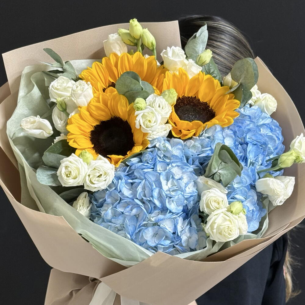 Signature bouquet 28