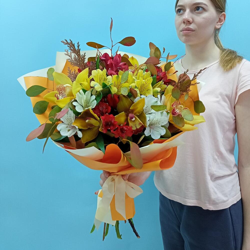Букет из альстромерий  и орхидей