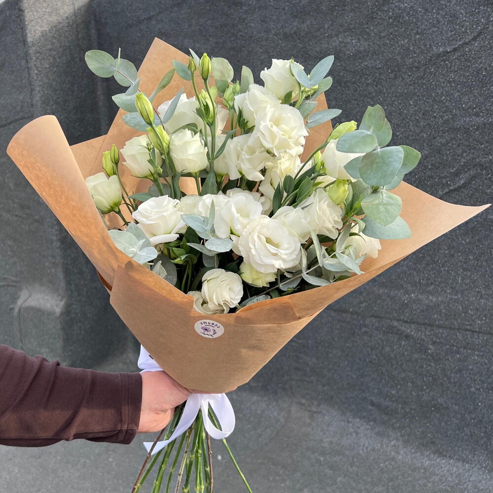 White eustoma