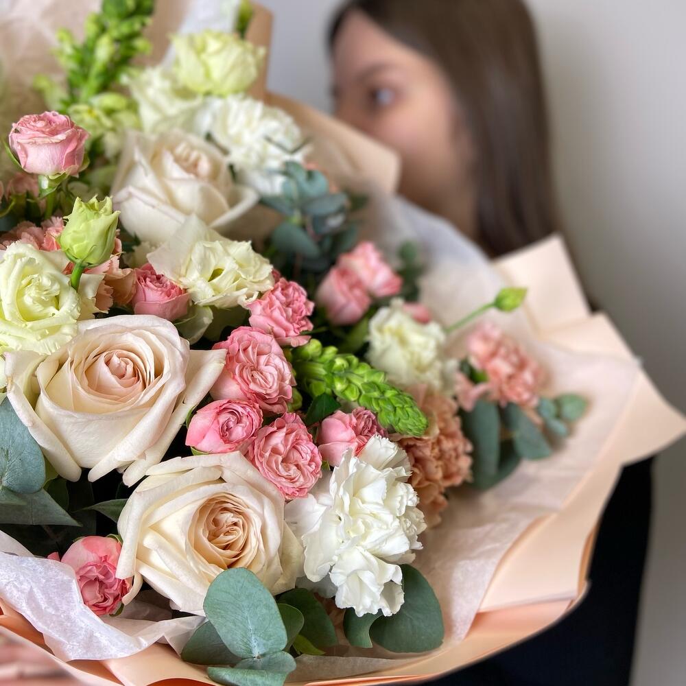 Авторский пышный букет 64 с пионовидными розами, Цветы Санкт-Петербург ...