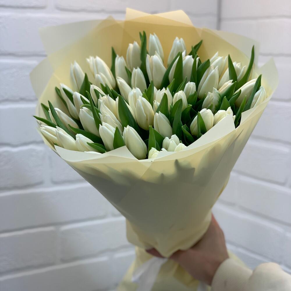 Букет из 49 тюльпанов на 8 Марта