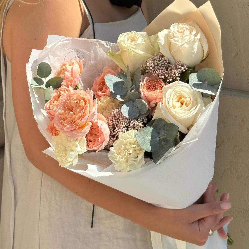 Букет «Летнее солнце» с пионовидными розами 🧡