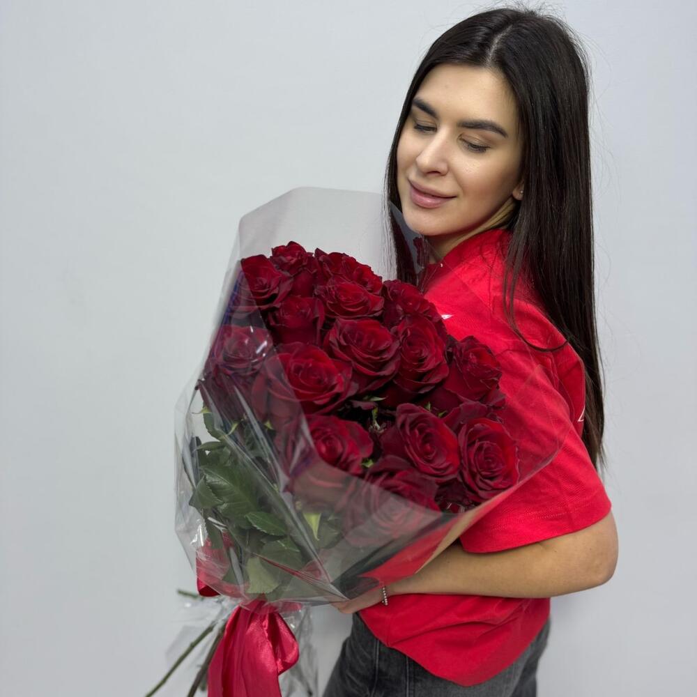 Моно красных роз 15 шт