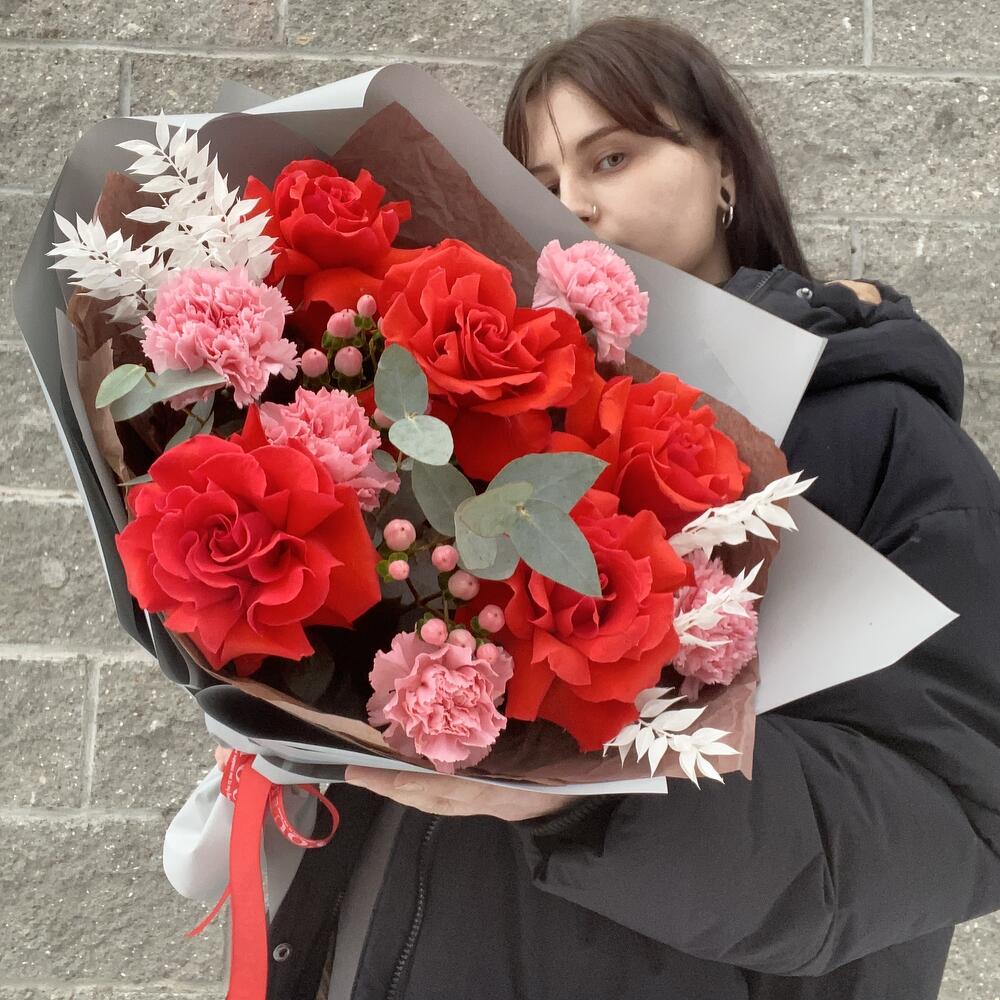 Букет «Любовное послание» с франзускими розами и диантусами