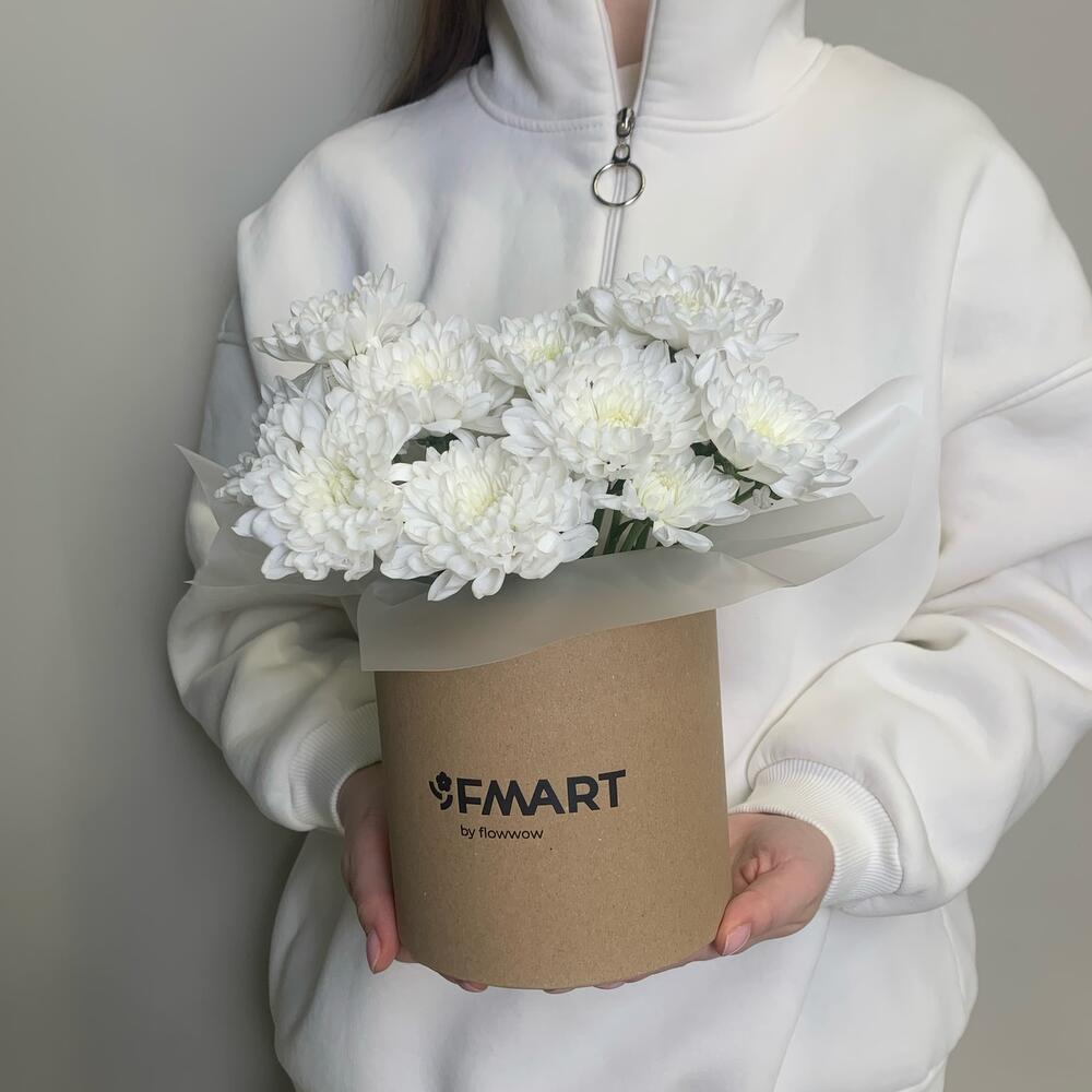 Композиция с белой хризантемой алтай