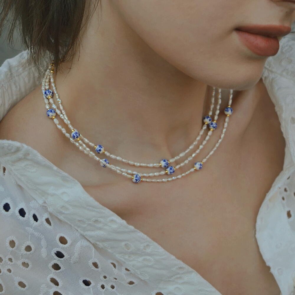 Natural freshwater Pearl ceramic necklace