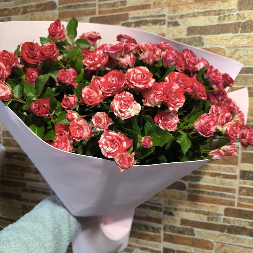 Букет из 15 кустовых роз