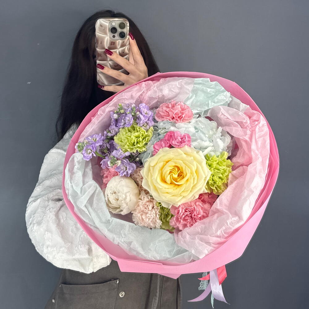 Дофаминовый букет🪻🌼🌺🌸🌹 голубая Гортензия, диантусы, маттиола и пион