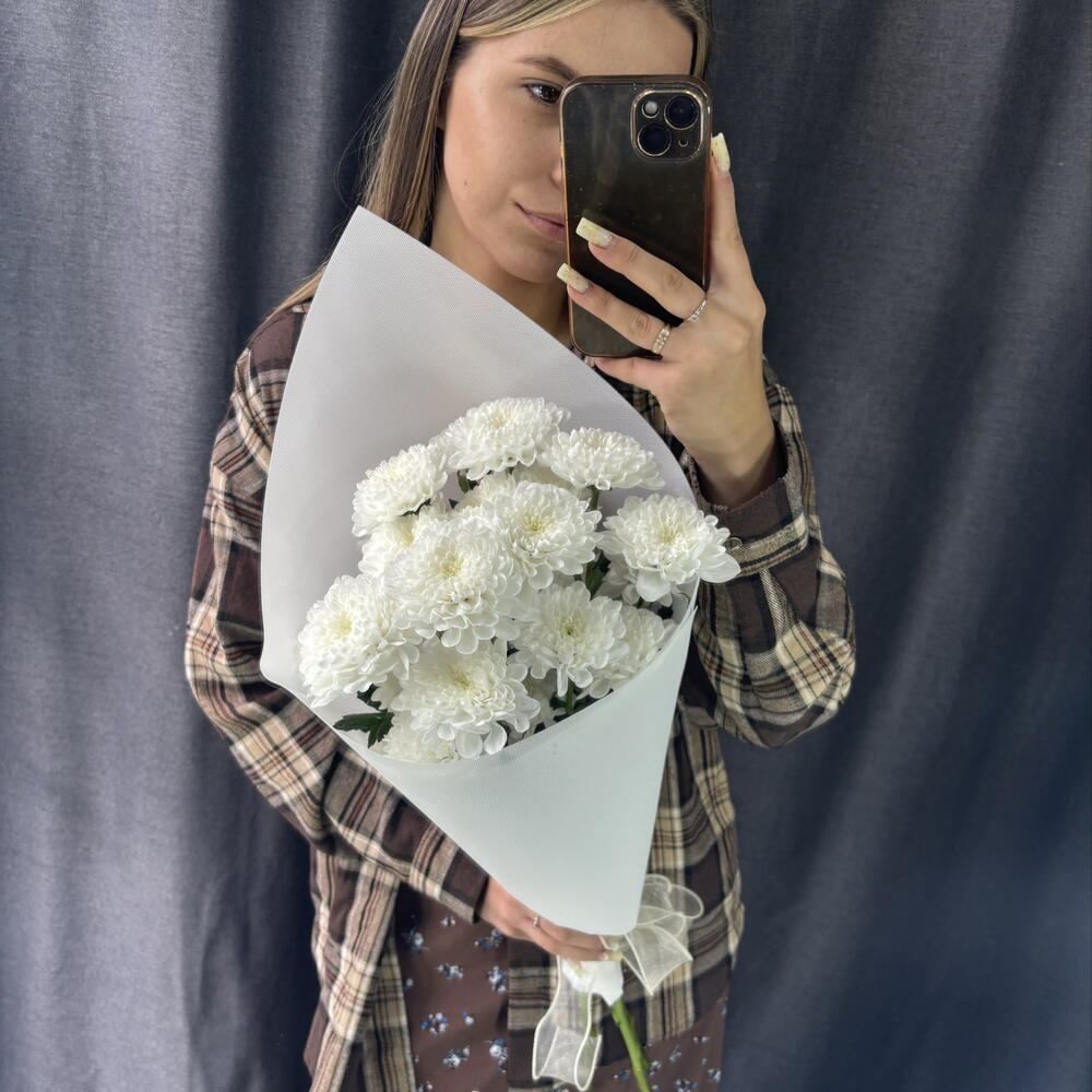 Нежный конвертик из белоснежных хризантем 🤍