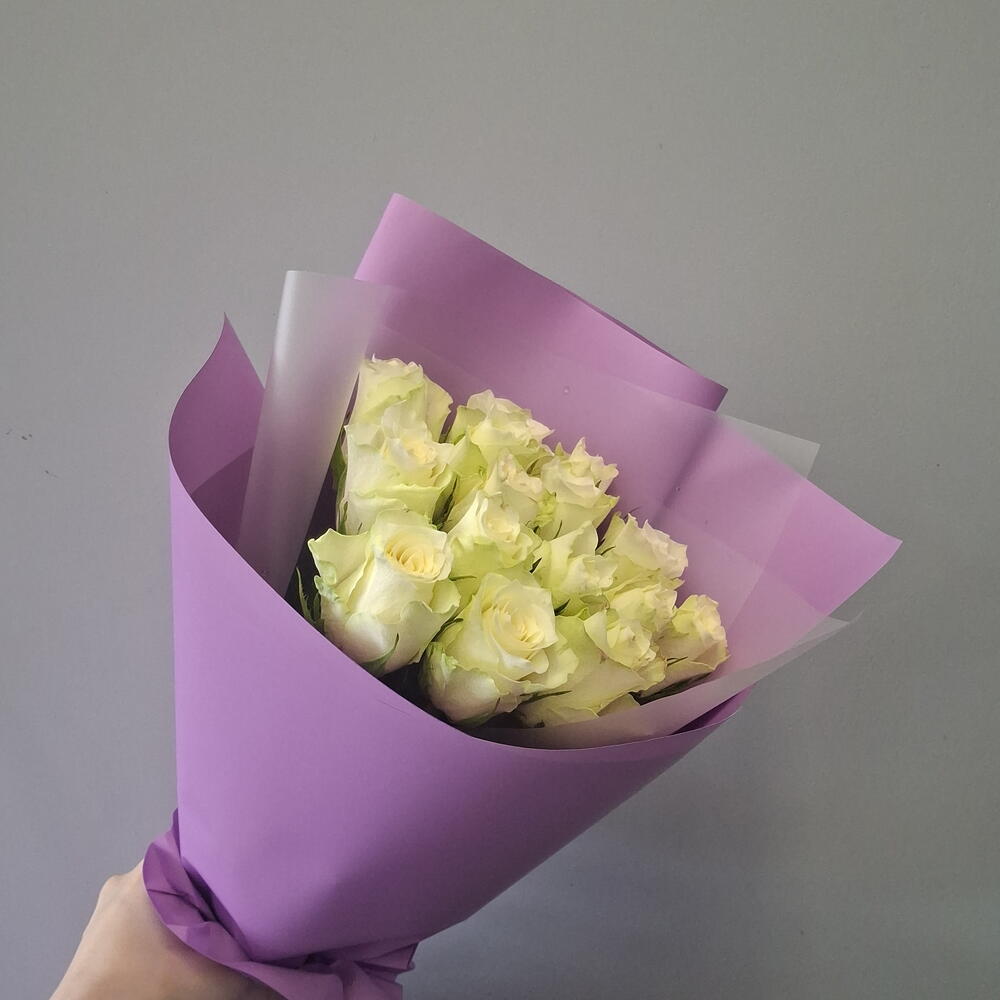 Букет из белых роз (35 см)