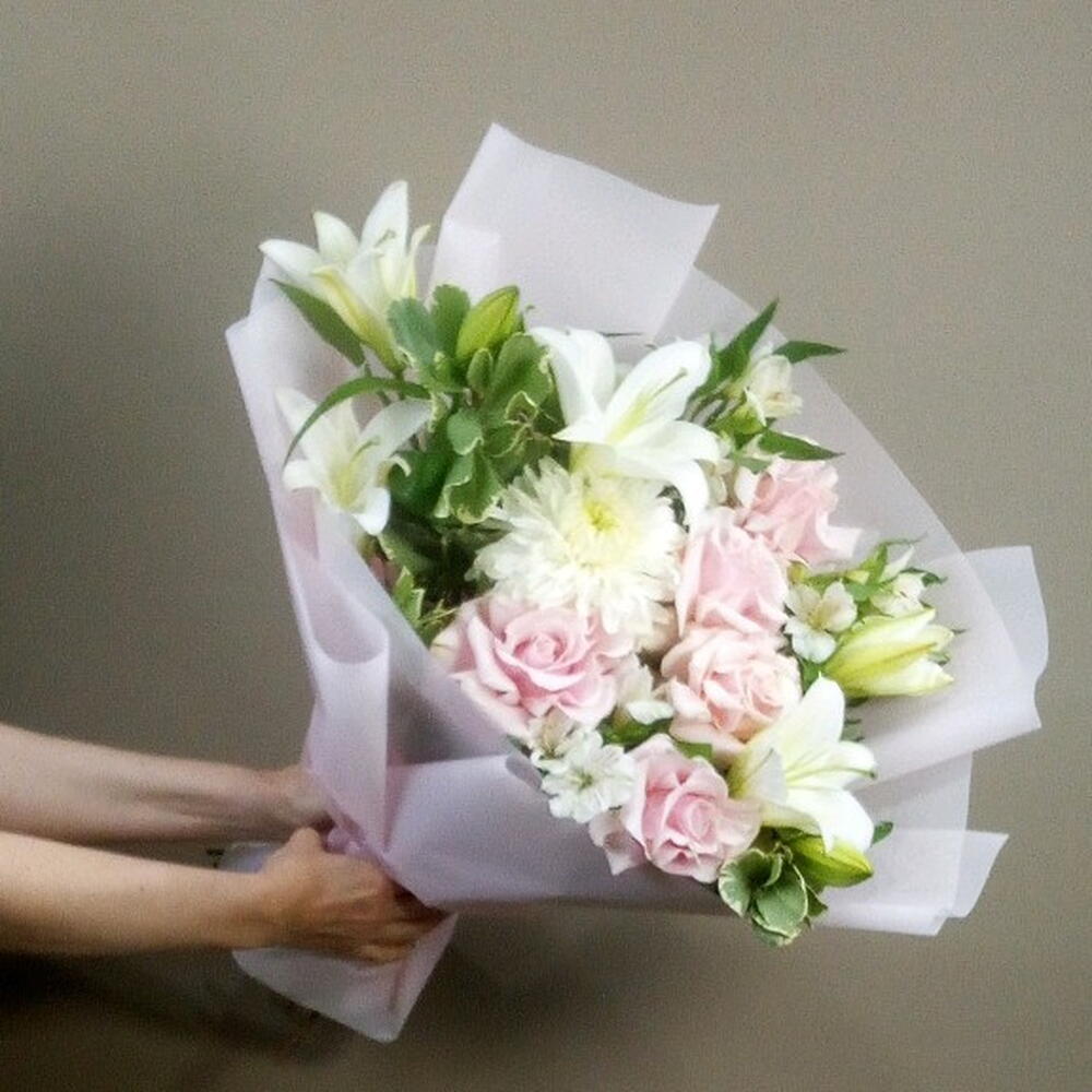 Букет с лилией