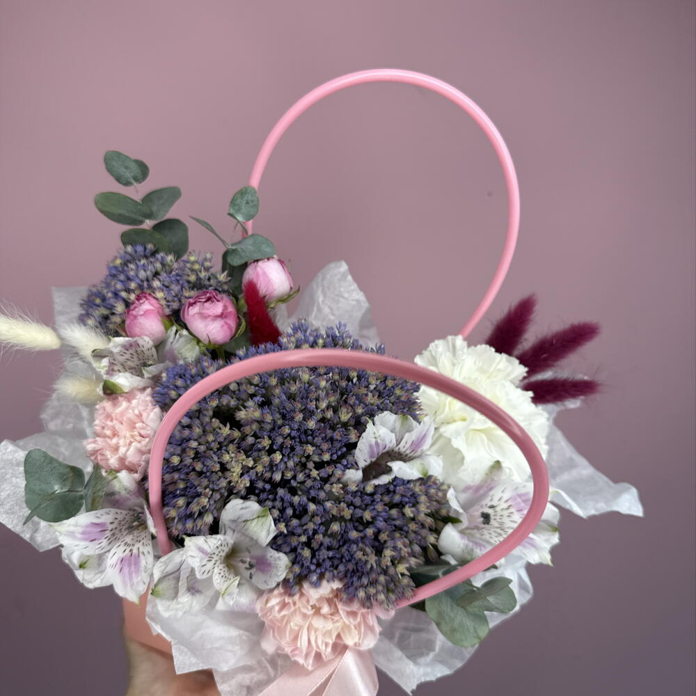 Корзинка диантусы, альстромерия, кустовая розы, сухоцвет. для жены, мамы, бабушки, дочки, день рождения, юбилей акция