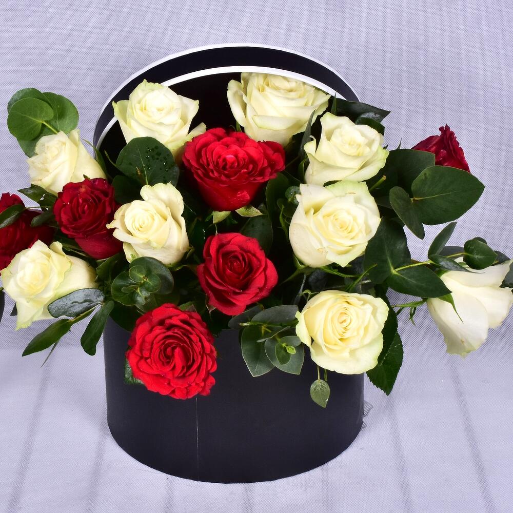Mix Flowers in a box, Flowers & Gifts Abu Dhabi, buy at a price of 5337