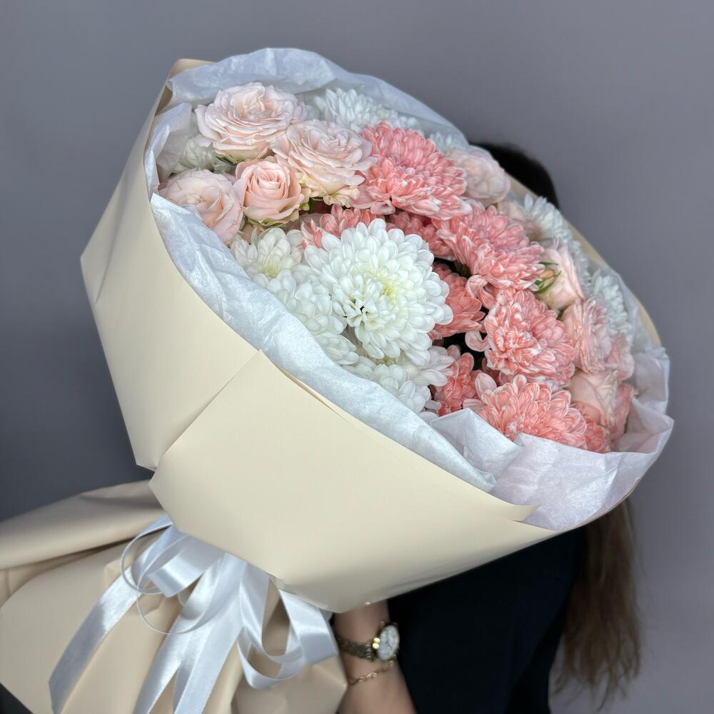 Букет из хризантем и кустовой розы 🌸