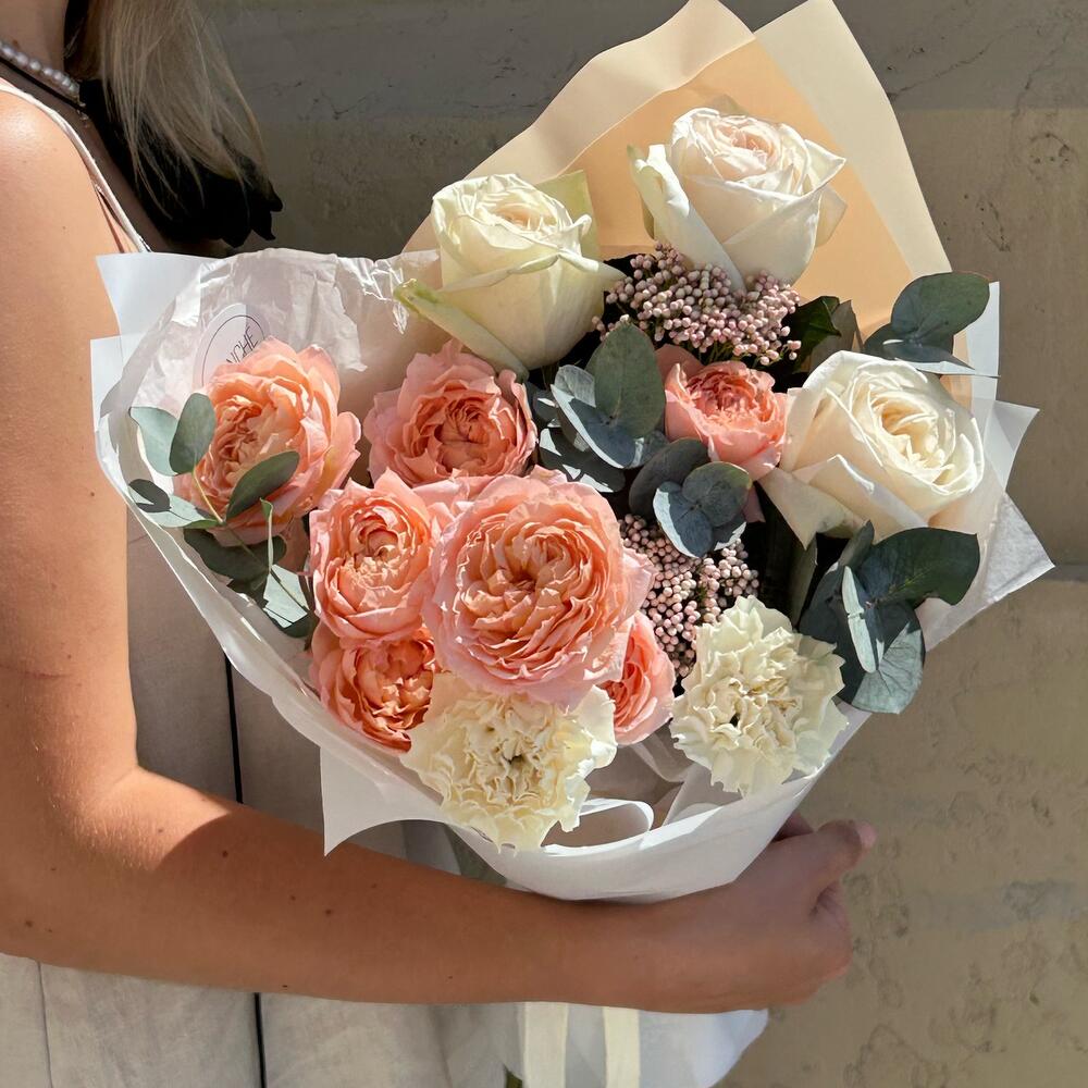 Букет «Летнее солнце» с пионовидными розами 🧡
