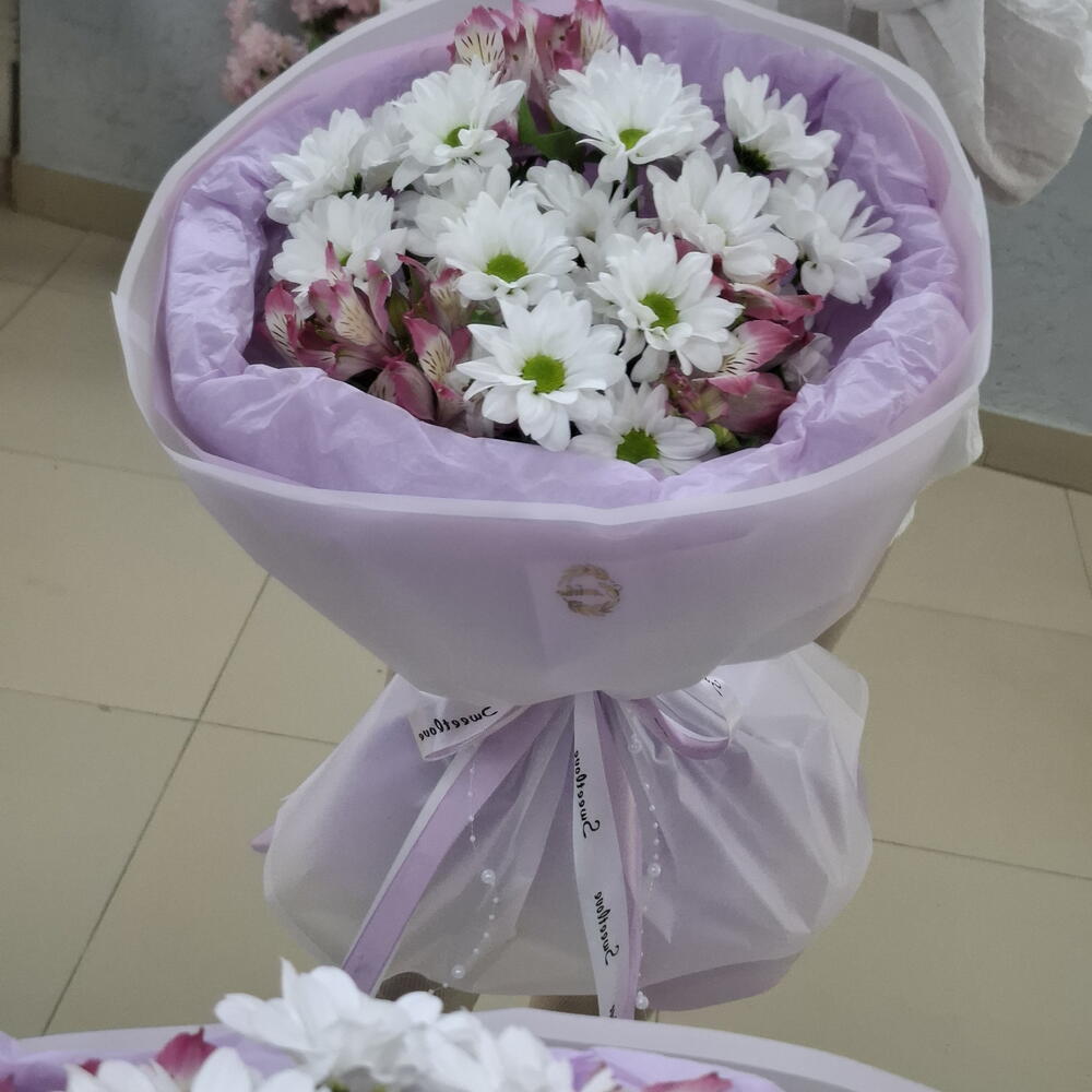 Любимые альстромерии и ромашки