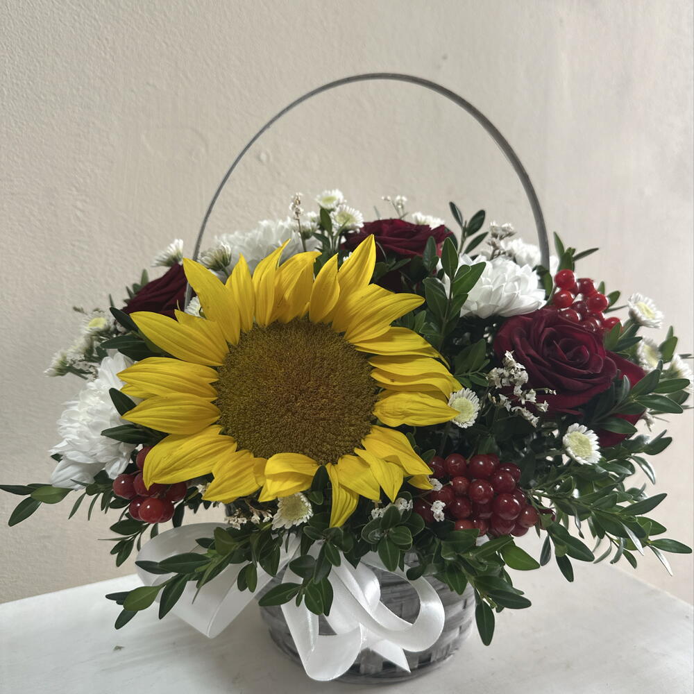 Корзина с подсолнухом