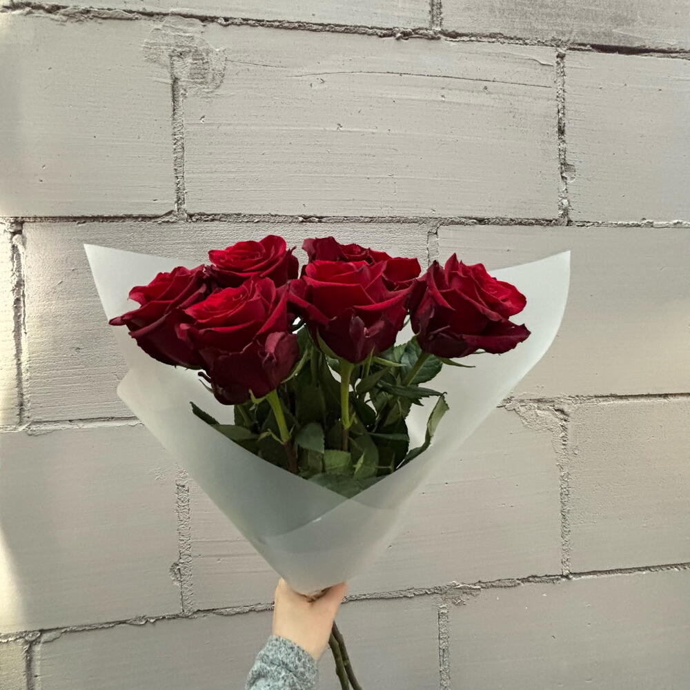 Монобукет из алых роз