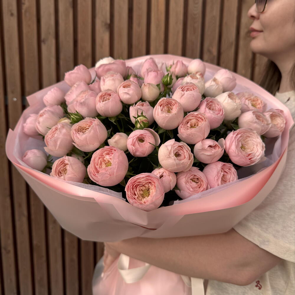 Нежный букет из пионовидных спрей роз  Букет Pink Mood