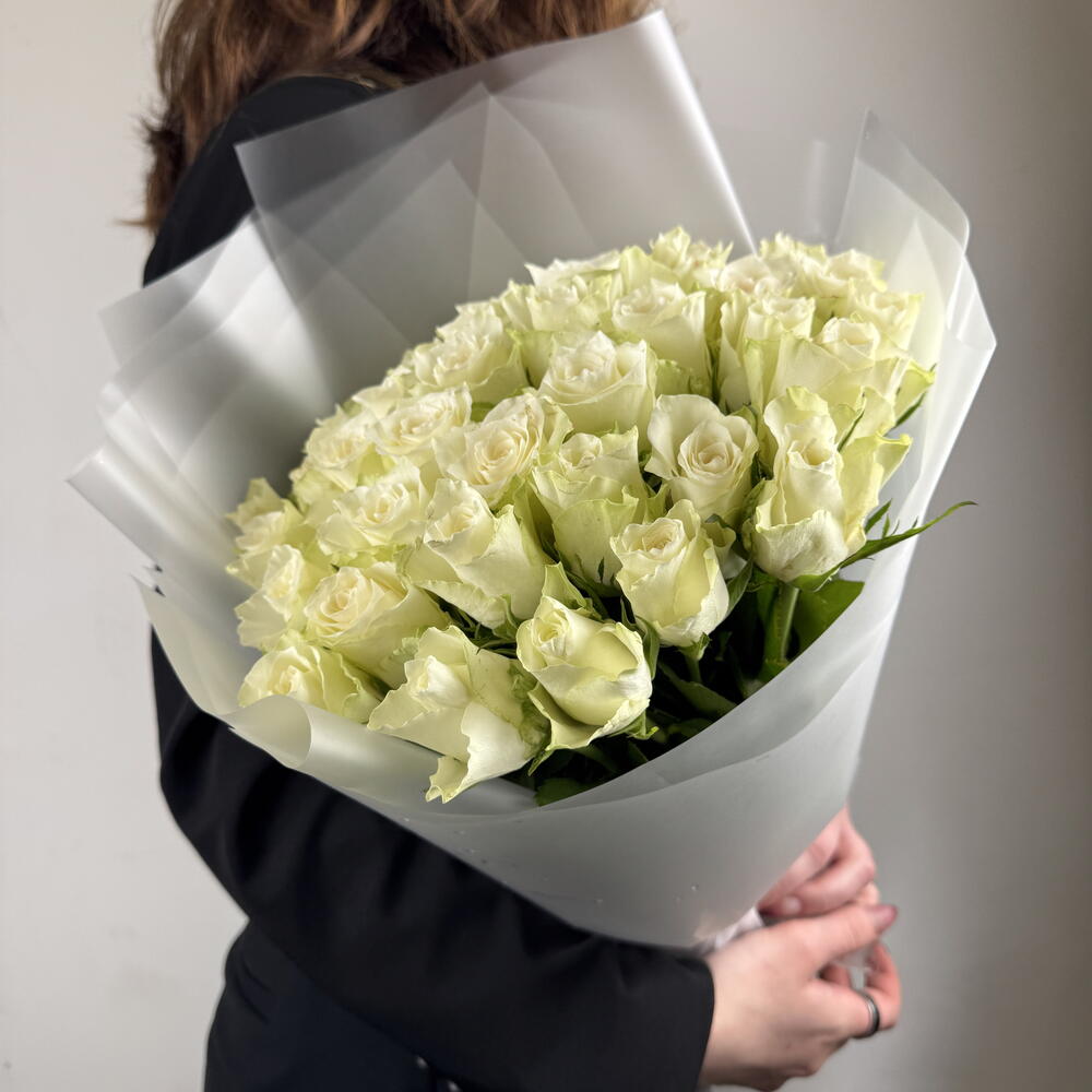 35 белых роз 40 см
