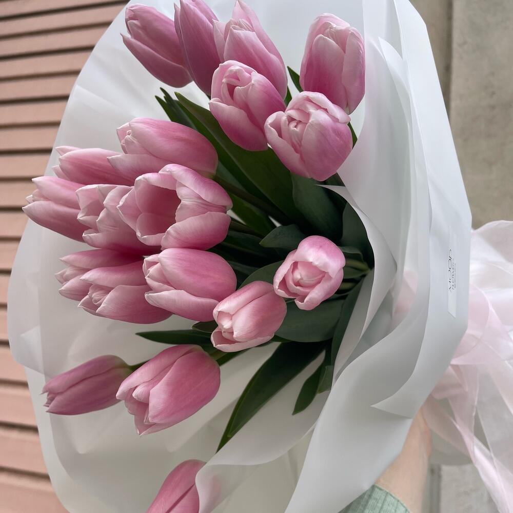Тюльпан розовый 19 шт