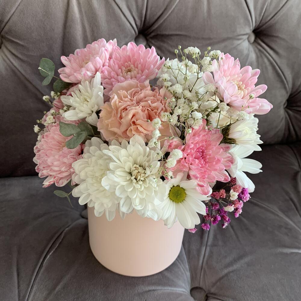 Милая композиция на стол 🌸 хризантемы / Цветы в коробке