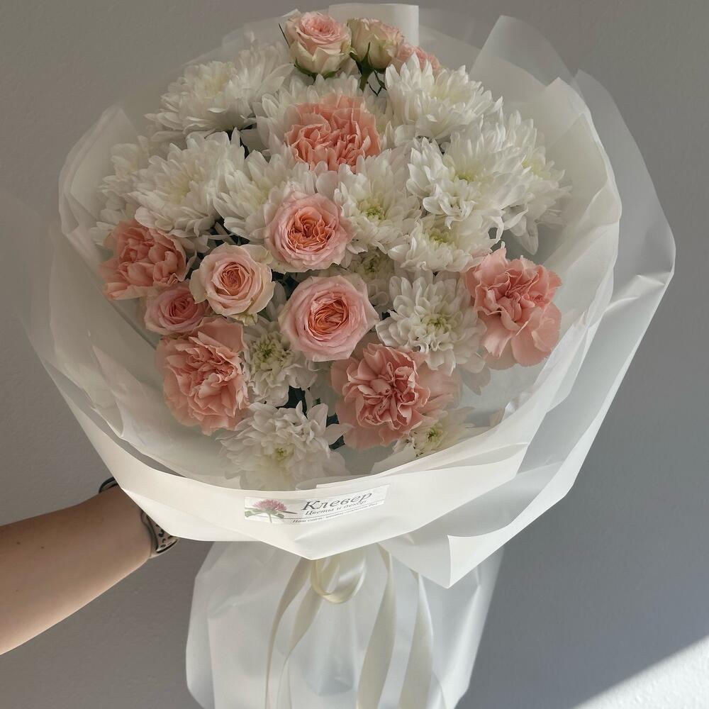 Bouquet of flowers "Boundlessness of tenderness"