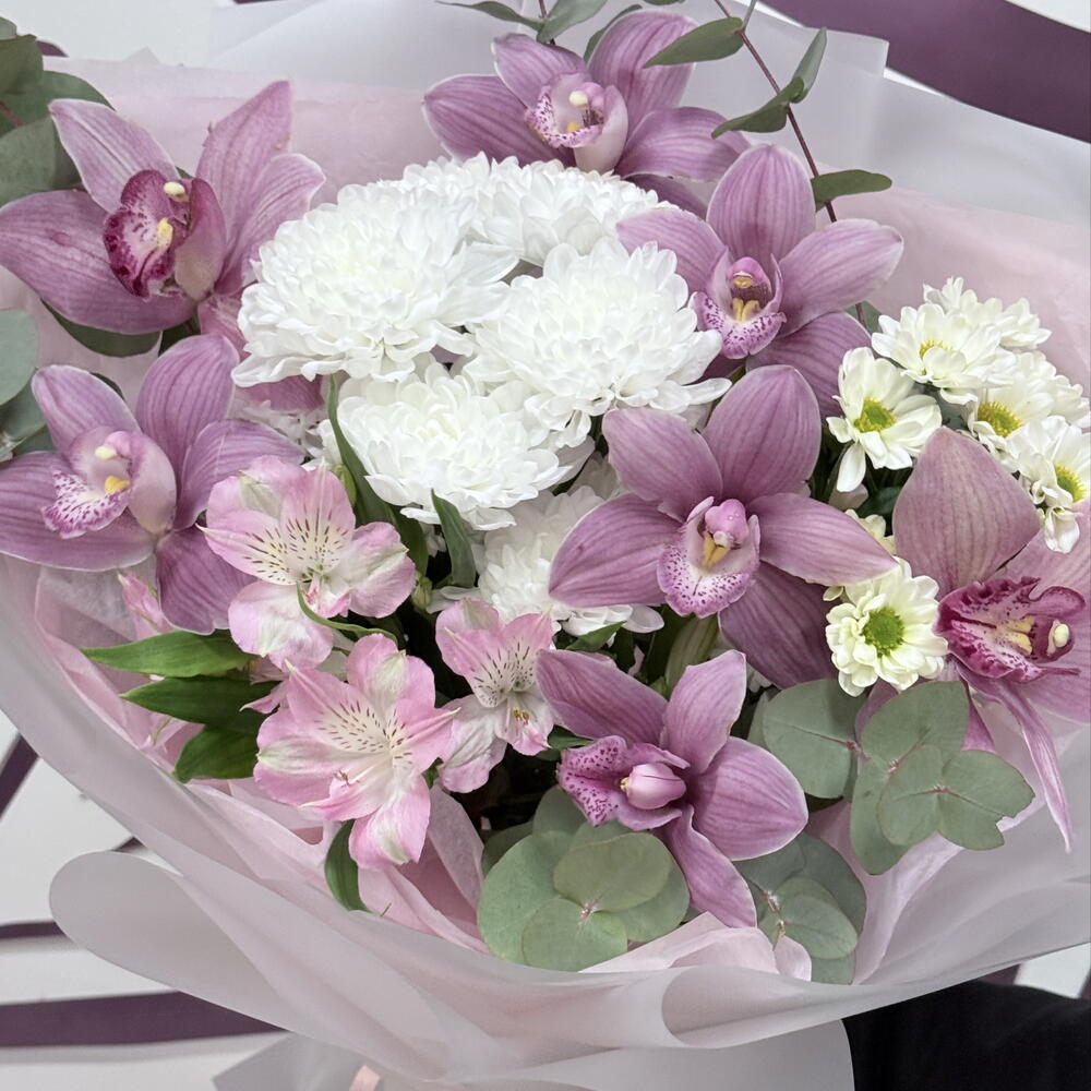 Букет «Локо» альстромерия,орхидея и кустовая хризантема,сантини🌸