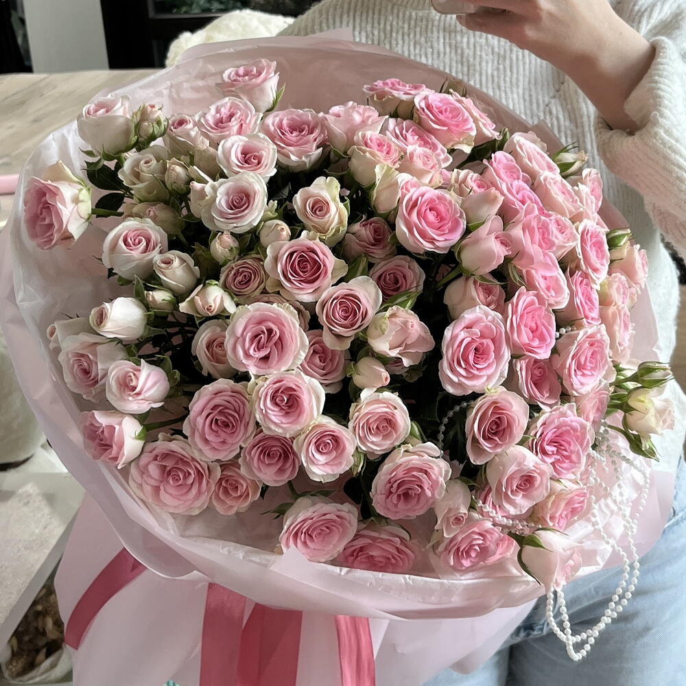 Шикарный букет из кустовых роз Good Mood