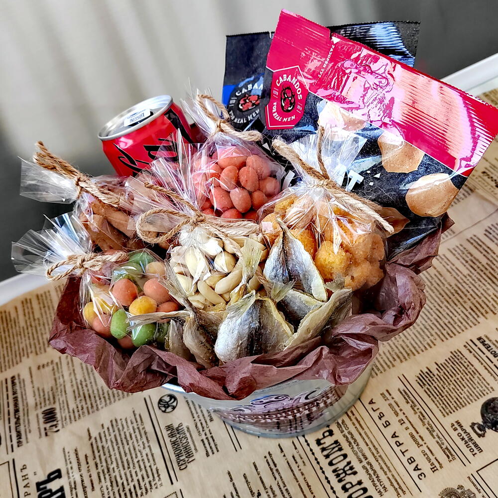 Букет вкусный мужской в ведре Довольный муж