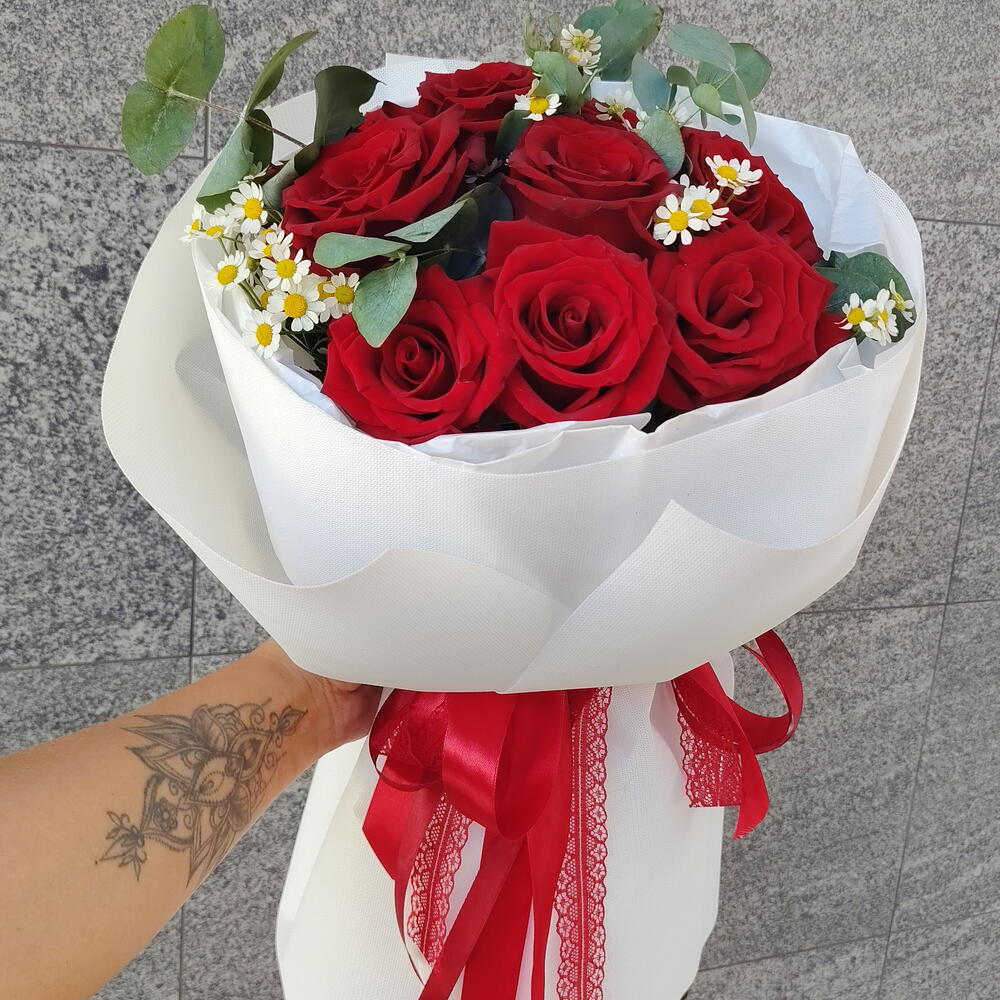 Букет из красных роз