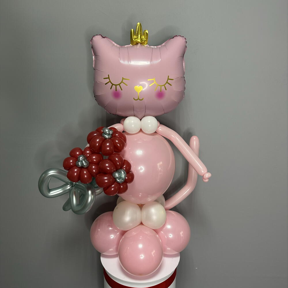 Розовый котёнок