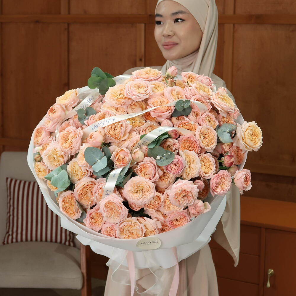 Premium bouquet of Julietta spray roses