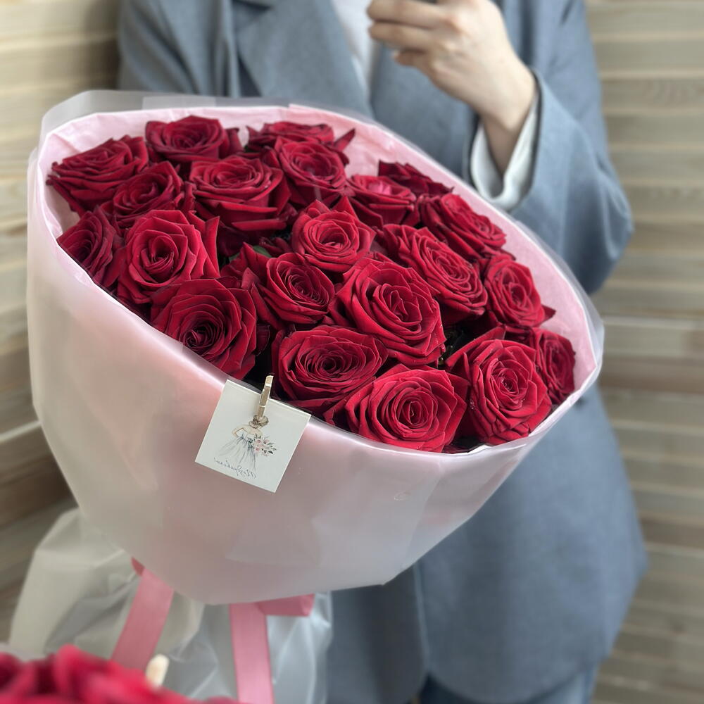 Букет «Алое чувство» 🌹