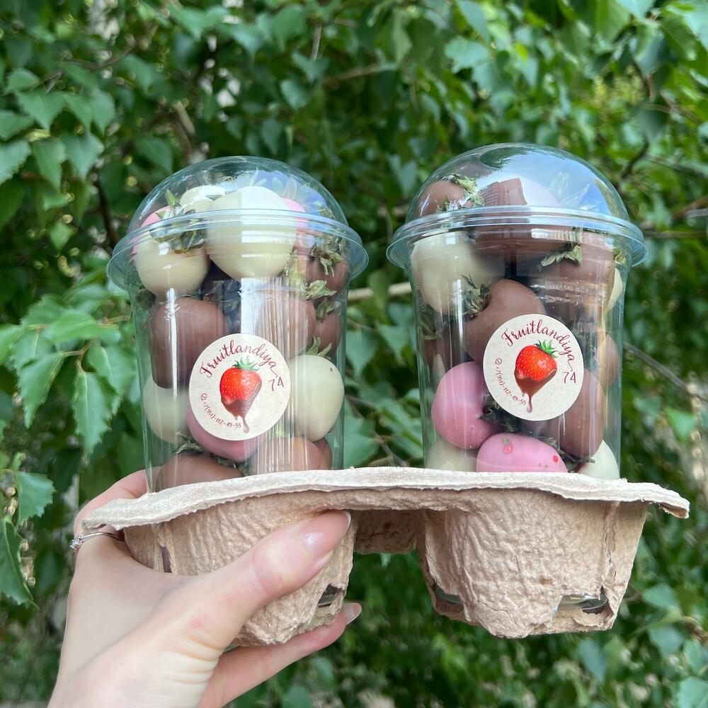 Berry cup клубника в шоколаде