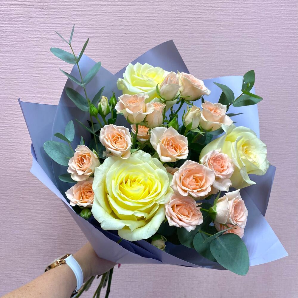 Ramo con rosa de peonía