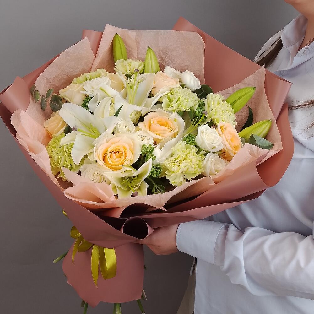 Букет 💐 сочное лето💐 с лилиями, розами, сортовыми диантусами