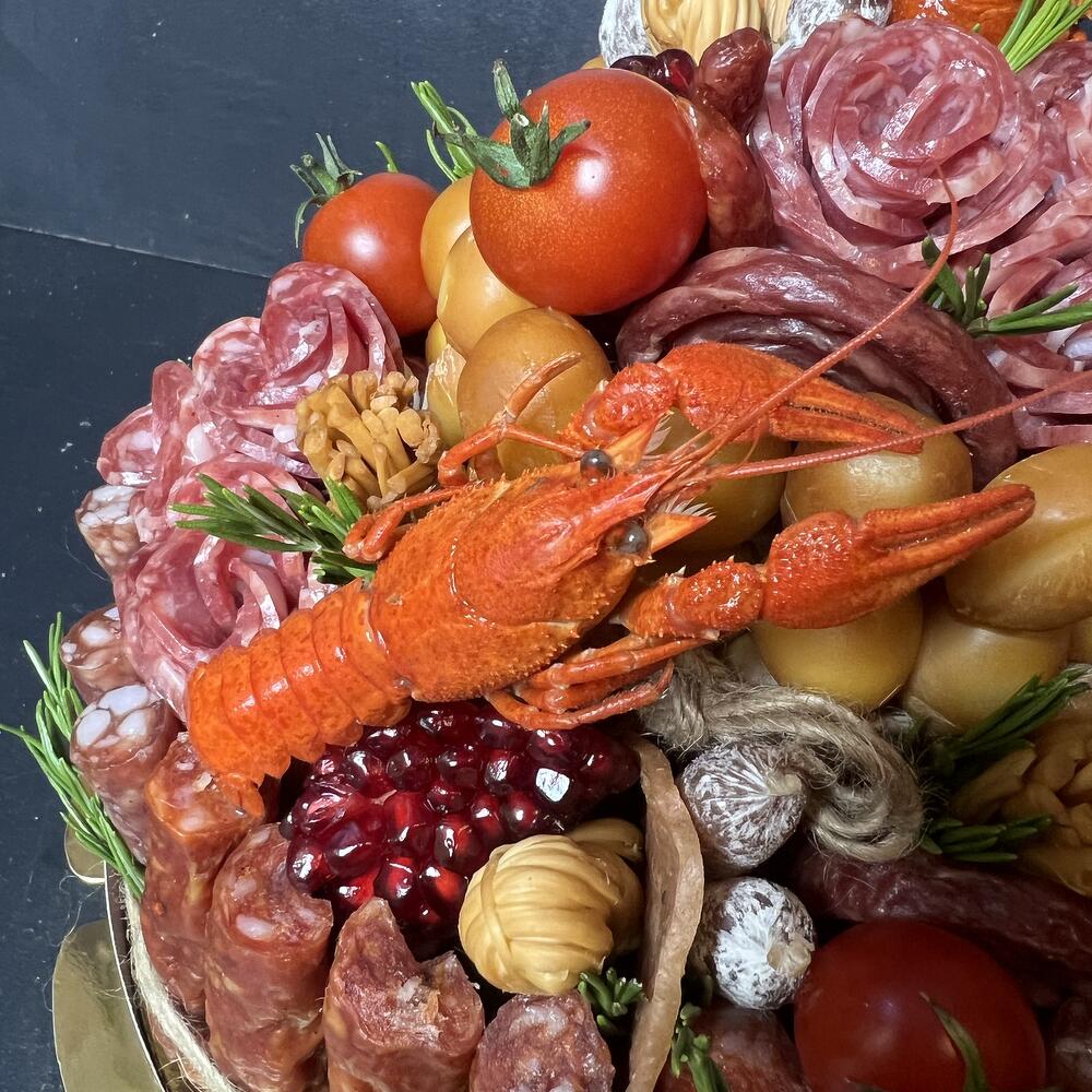 Мясной торт, подарок на праздничный стол