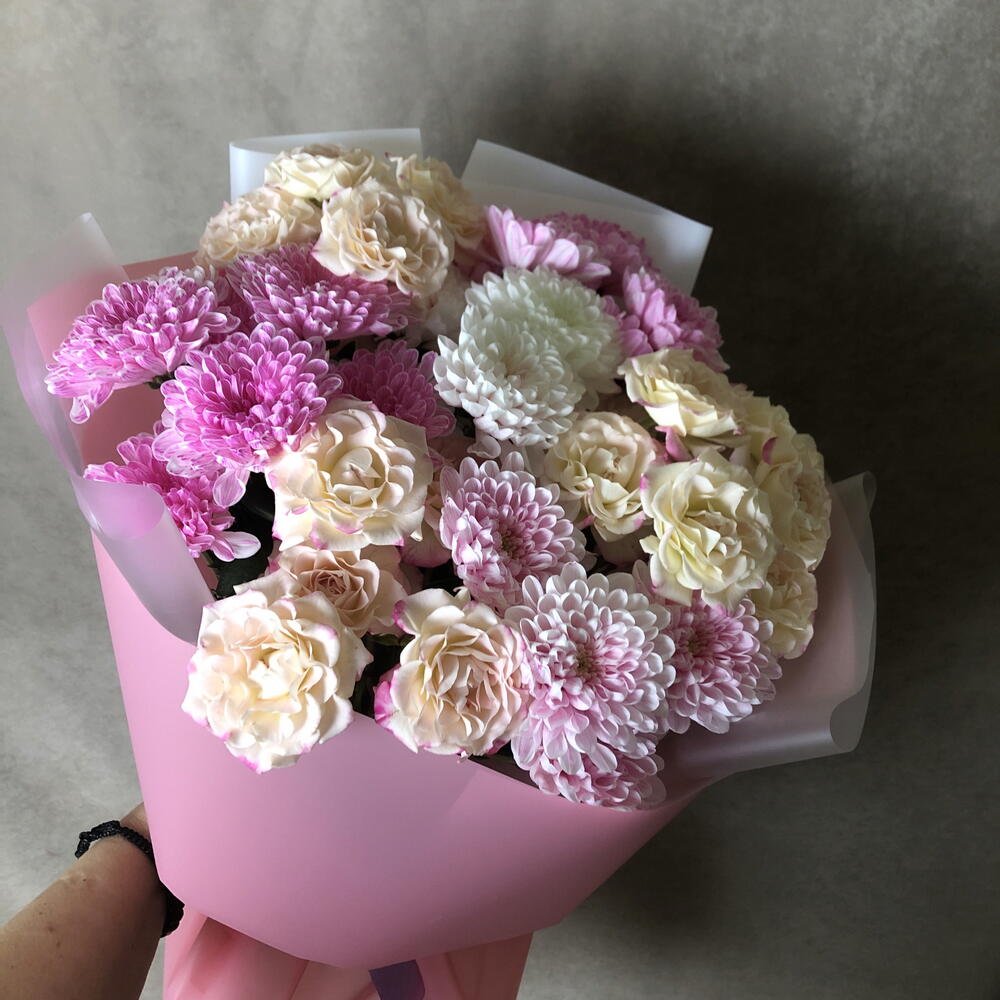 Букет 💐 🌹🔥😍из кустовых роз и Хризантем
